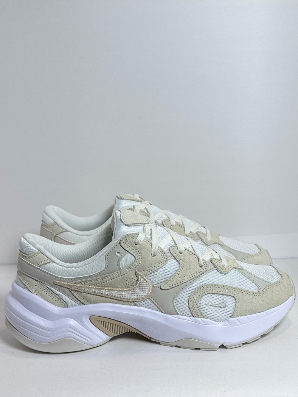 Nike  WOMEN Nike AL8 SAIL / LIGHT BONE (FJ3794 100) No Box Brand New Size 11